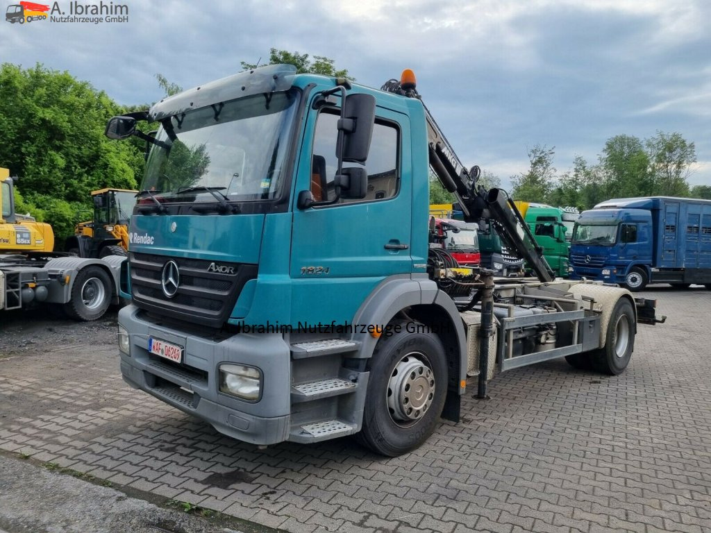 Mercedes-Benz 1824  DB 1824 Kipphydraulik, Kran MKG - Sklápač, Auto s hydraulickou rukou: obrázok 1 Mercedes-Benz 1824  DB 1824 Kipphydraulik, Kran MKG - Sklápač, Auto s hydraulickou rukou: obrázok 1