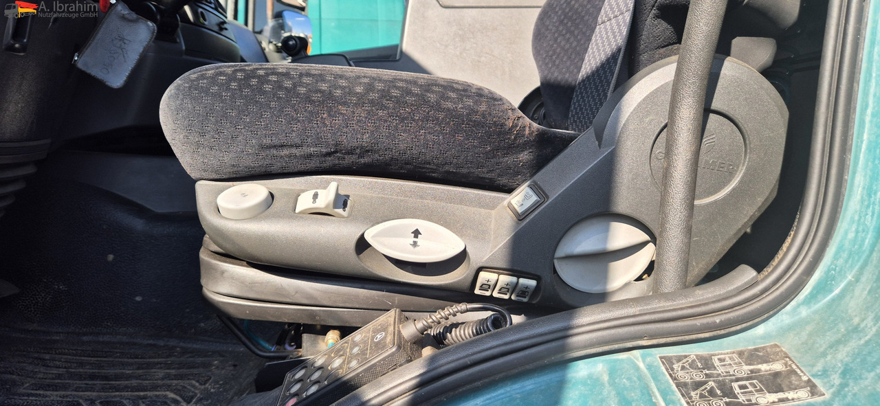 Mercedes-Benz 1824 Kipper Kran, Edelstahlaufbau Tierentsorgung - Sklápač, Auto s hydraulickou rukou: obrázok 4 Mercedes-Benz 1824 Kipper Kran, Edelstahlaufbau Tierentsorgung - Sklápač, Auto s hydraulickou rukou: obrázok 4