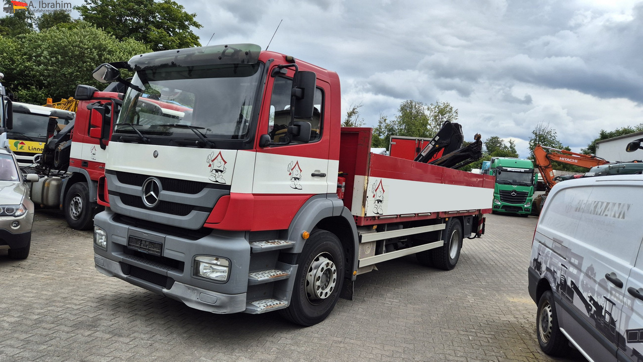 Mercedes-Benz 1829L mit Kran HIAB 111 Hiduo , Funk FB - Valníkový/ Plošinový nákladný automobil, Auto s hydraulickou rukou: obrázok 1 Mercedes-Benz 1829L mit Kran HIAB 111 Hiduo , Funk FB - Valníkový/ Plošinový nákladný automobil, Auto s hydraulickou rukou: obrázok 1