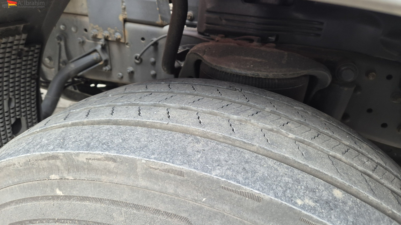 Mercedes-Benz 1833 HIAB Kran, Funk FB Scheckheft gepflegt bei Mercedes - Valníkový/ Plošinový nákladný automobil, Auto s hydraulickou rukou: obrázok 3 Mercedes-Benz 1833 HIAB Kran, Funk FB Scheckheft gepflegt bei Mercedes - Valníkový/ Plošinový nákladný automobil, Auto s hydraulickou rukou: obrázok 3