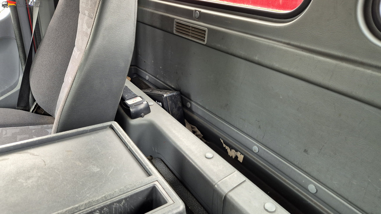 Mercedes-Benz 1833 HIAB Kran, Funk FB Scheckheft gepflegt bei Mercedes - Valníkový/ Plošinový nákladný automobil, Auto s hydraulickou rukou: obrázok 4 Mercedes-Benz 1833 HIAB Kran, Funk FB Scheckheft gepflegt bei Mercedes - Valníkový/ Plošinový nákladný automobil, Auto s hydraulickou rukou: obrázok 4