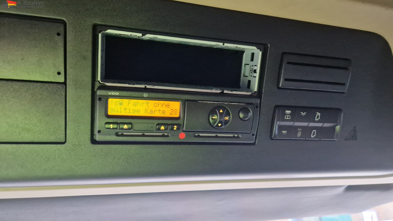 Mercedes-Benz 1845 Retarder Klima, Kühlschrank Edscha, Retarder, LBW, Zustand gut - Plachtové nákladné vozidlo: obrázok 4 Mercedes-Benz 1845 Retarder Klima, Kühlschrank Edscha, Retarder, LBW, Zustand gut - Plachtové nákladné vozidlo: obrázok 4