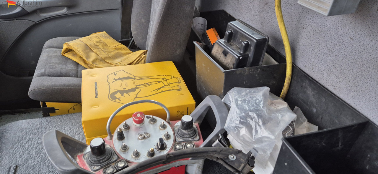 Mercedes-Benz 3241 PM 21-3 Liebherr 7 cbm PUMI Putzmeister Liebherr - Domiešavač s pumpou: obrázok 3 Mercedes-Benz 3241 PM 21-3 Liebherr 7 cbm PUMI Putzmeister Liebherr - Domiešavač s pumpou: obrázok 3