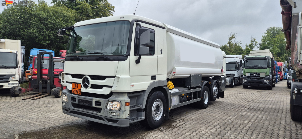 Mercedes-Benz Actros 2536 L 3 Kammern, 19500 L, mp3, Oben Unten Befüllung - Cisternové vozidlo: obrázok 1 Mercedes-Benz Actros 2536 L 3 Kammern, 19500 L, mp3, Oben Unten Befüllung - Cisternové vozidlo: obrázok 1