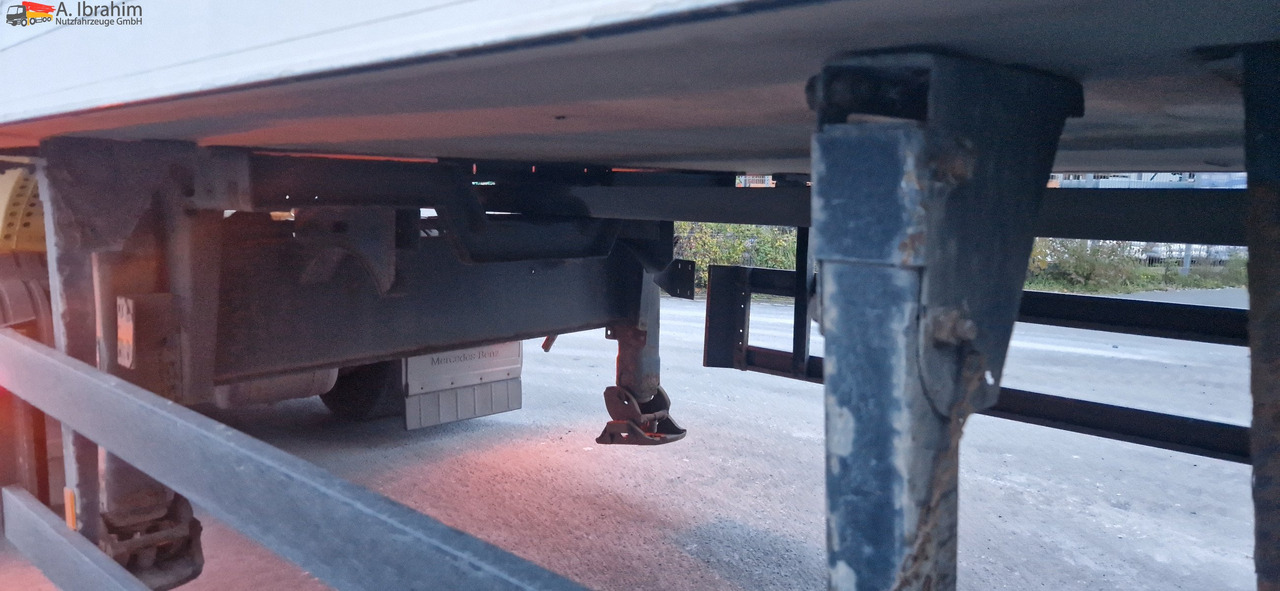 Schmitz SKO 24 Citysattel, 3. Achse zwangsgelenkt Frigoblock - Náves: obrázok 2 Schmitz SKO 24 Citysattel, 3. Achse zwangsgelenkt Frigoblock - Náves: obrázok 2