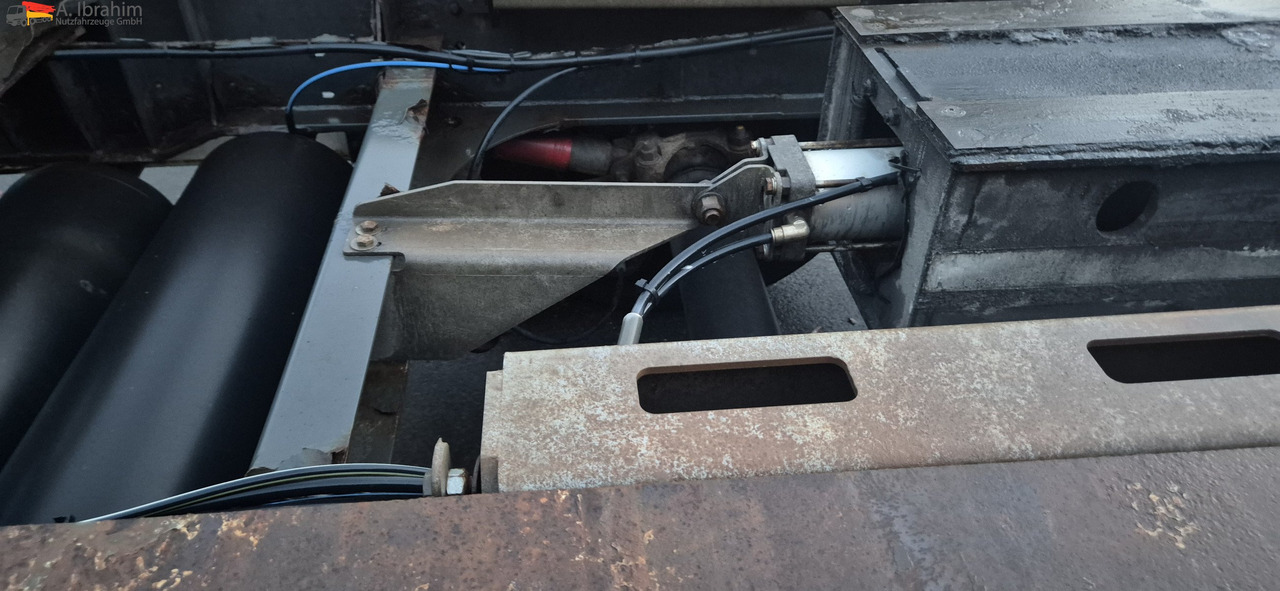 Schmitz SCF24 2x20,30,40,45 ft Multichassis, ausziehbar - Náves preprava kontajnerov/ Výmenná nadstavba: obrázok 5 Schmitz SCF24 2x20,30,40,45 ft Multichassis, ausziehbar - Náves preprava kontajnerov/ Výmenná nadstavba: obrázok 5