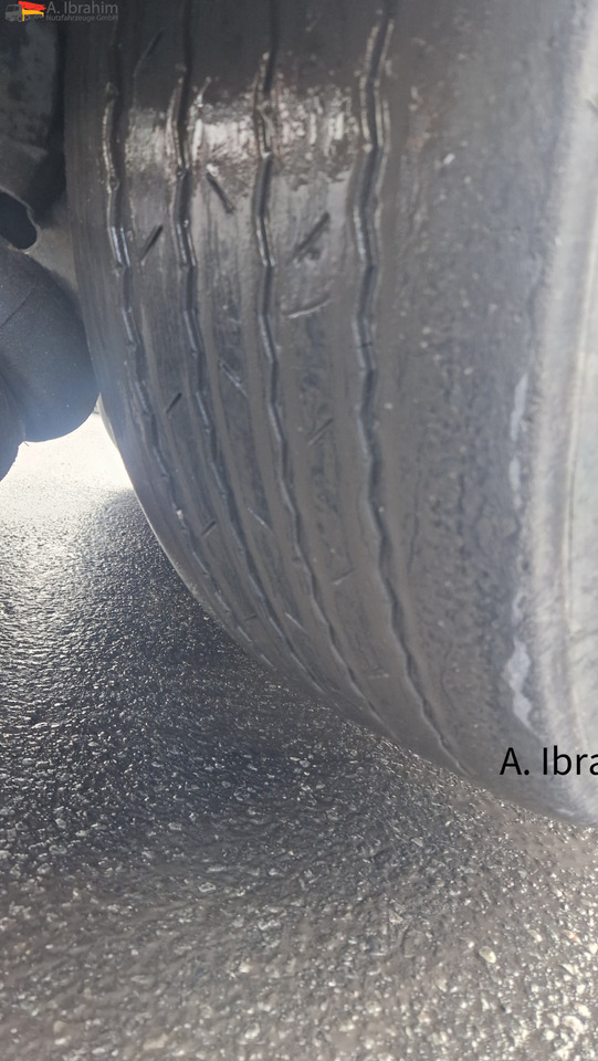 Schmitz SW 24 Schubboden, Liftachse,Ersatzradhalterung Kabelfernbedienung, Trichter - Náves s posuvnou podlahou: obrázok 5 Schmitz SW 24 Schubboden, Liftachse,Ersatzradhalterung Kabelfernbedienung, Trichter - Náves s posuvnou podlahou: obrázok 5