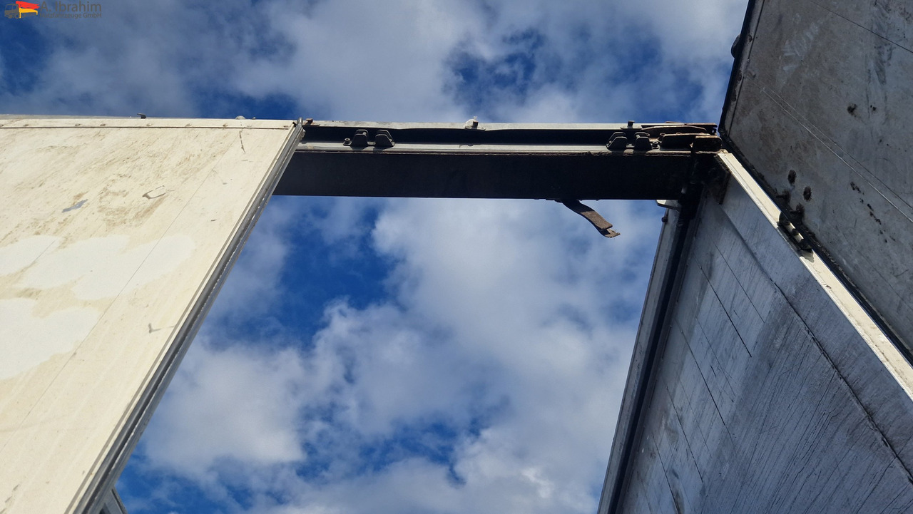 Schmitz SW 24 Schubboden, Liftachse,Ersatzradhalterung Kabelfernbedienung, Trichter - Náves s posuvnou podlahou: obrázok 4 Schmitz SW 24 Schubboden, Liftachse,Ersatzradhalterung Kabelfernbedienung, Trichter - Náves s posuvnou podlahou: obrázok 4