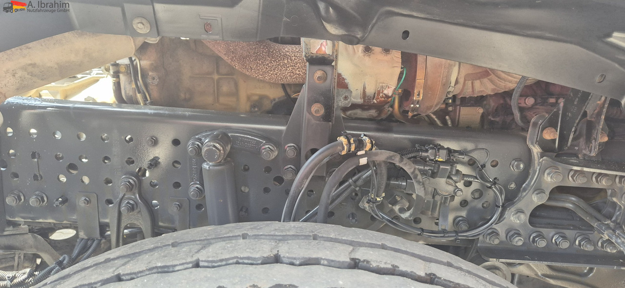 Ťahač Mercedes-Benz DB 1842H 4x4 Hydrodrive Scheckheft bei Mercedes: obrázok 6 Ťahač Mercedes-Benz DB 1842H 4x4 Hydrodrive Scheckheft bei Mercedes: obrázok 6