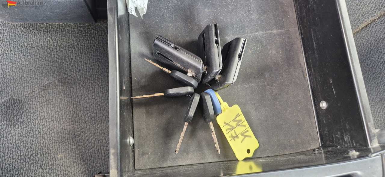 Mercedes-Benz DB 1842H 4x4 Hydrodrive Scheckheft bei Mercedes - Ťahač: obrázok 4 Mercedes-Benz DB 1842H 4x4 Hydrodrive Scheckheft bei Mercedes - Ťahač: obrázok 4