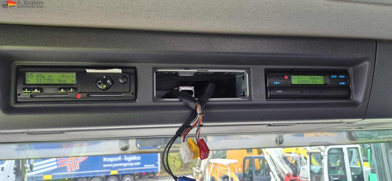 Scania R560 | 6x4 | V8 | Blatt Blatt | Schaltgetriebe 3x identisch vorhanden - Ťahač: obrázok 5 Scania R560 | 6x4 | V8 | Blatt Blatt | Schaltgetriebe 3x identisch vorhanden - Ťahač: obrázok 5