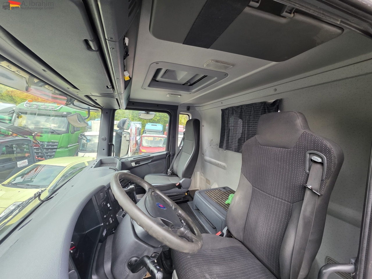 Scania R560 | 6x4 | V8 | Blatt Blatt | Schaltgetriebe |Kipphydraulik | Klima | Trommelbremse| 3 Pedals - Ťahač: obrázok 3 Scania R560 | 6x4 | V8 | Blatt Blatt | Schaltgetriebe |Kipphydraulik | Klima | Trommelbremse| 3 Pedals - Ťahač: obrázok 3