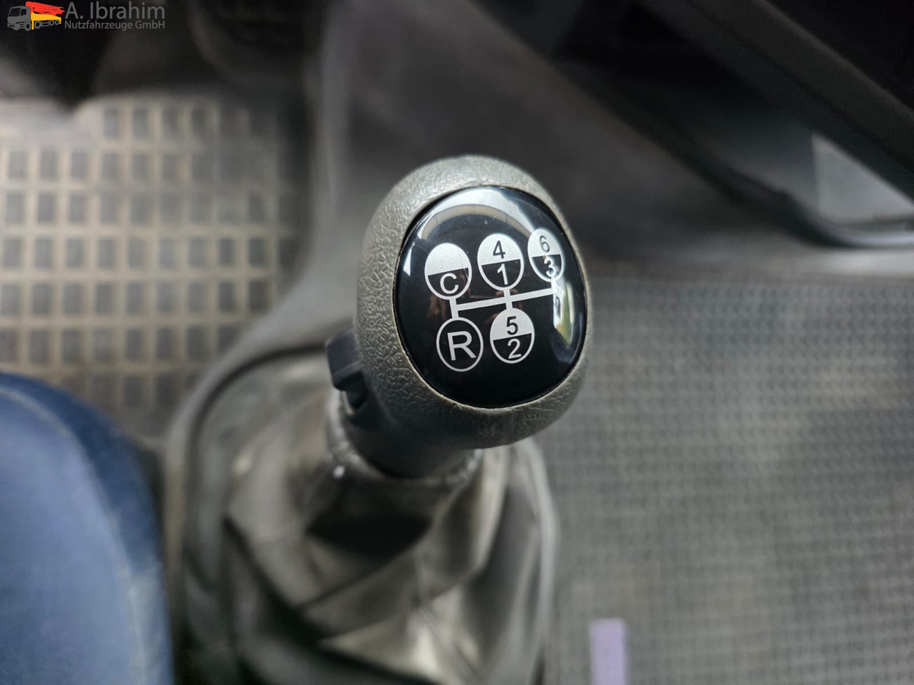 Volvo FH 520 | 6x4 | Schaltgetriebe | Blatt Blatt Klima | Trommelbremse | 3 Pedals - Ťahač: obrázok 2 Volvo FH 520 | 6x4 | Schaltgetriebe | Blatt Blatt Klima | Trommelbremse | 3 Pedals - Ťahač: obrázok 2