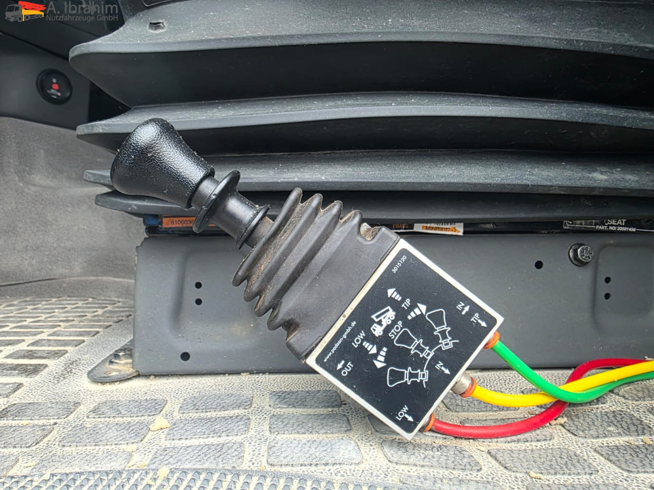 Volvo FH 520 | 6x4 | V8 | Kipphydraulik | Blatt Blatt | Schaltgetriebe | Klima | Trommelbremse | 3 Pedals - Ťahač: obrázok 4 Volvo FH 520 | 6x4 | V8 | Kipphydraulik | Blatt Blatt | Schaltgetriebe | Klima | Trommelbremse | 3 Pedals - Ťahač: obrázok 4