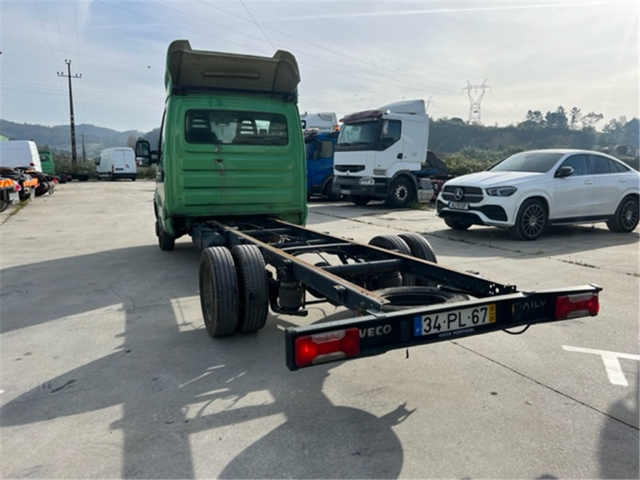 Iveco 35C17 - Dodávka: obrázok 4 Iveco 35C17 - Dodávka: obrázok 4