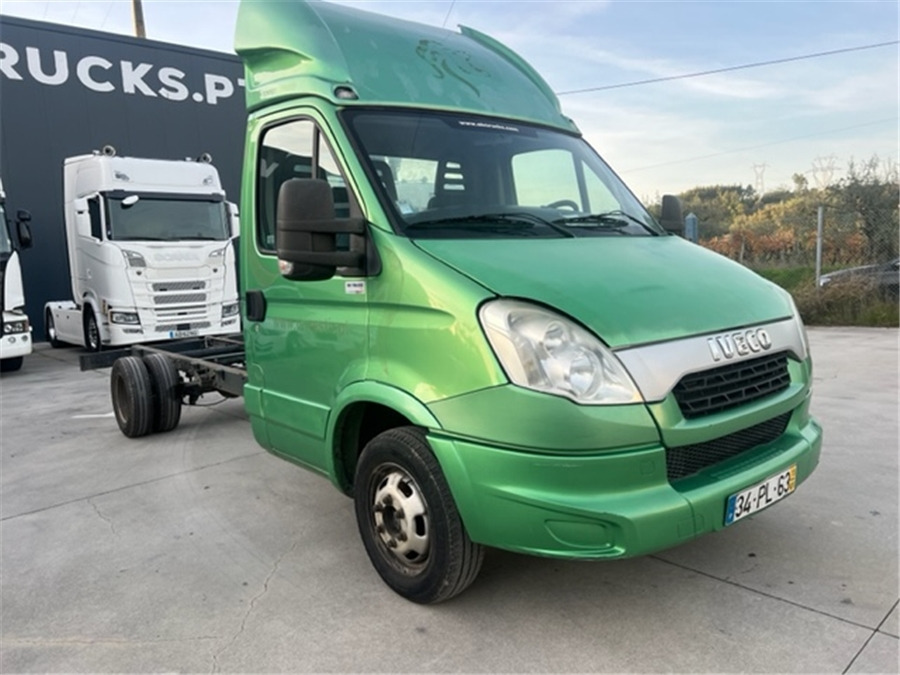 Iveco 35C17 - Dodávka: obrázok 2 Iveco 35C17 - Dodávka: obrázok 2
