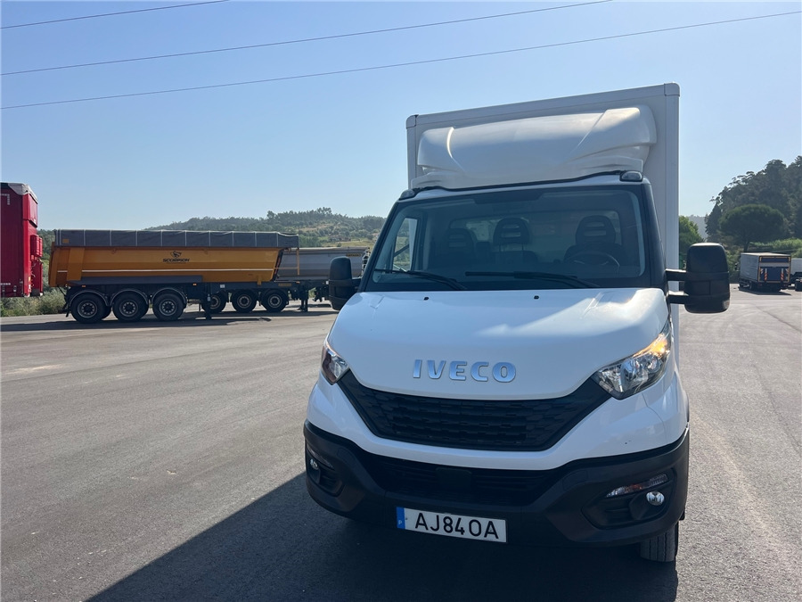 Iveco 35C16H - Skříňový nákladní auto: obrázok 2 Iveco 35C16H - Skříňový nákladní auto: obrázok 2