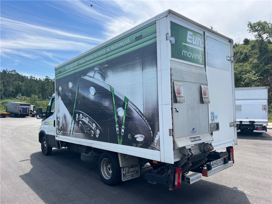 Iveco 35C16HA8 - Dodávka skriňová nadstavba: obrázok 4 Iveco 35C16HA8 - Dodávka skriňová nadstavba: obrázok 4