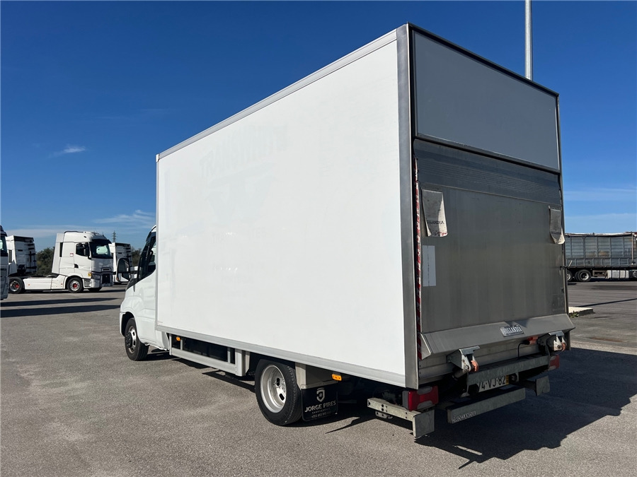 Iveco daily 35-180 - Chladiarenská dodávka: obrázok 4 Iveco daily 35-180 - Chladiarenská dodávka: obrázok 4