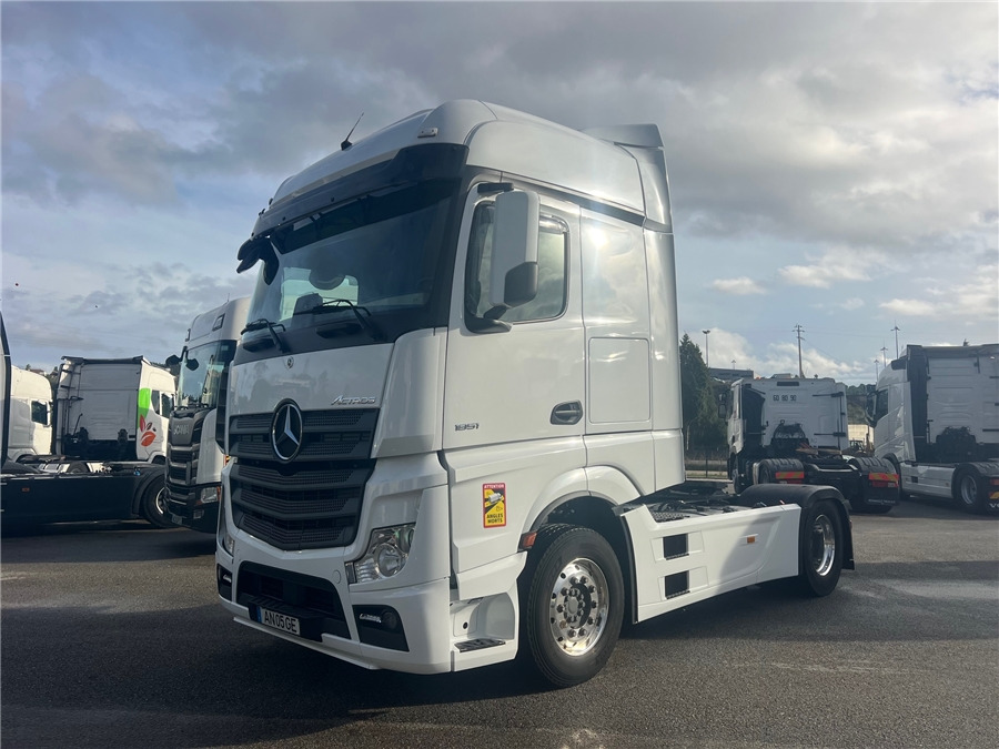 MERCEDES-BENZ 1851 / RETARDER - Ťahač: obrázok 3 MERCEDES-BENZ 1851 / RETARDER - Ťahač: obrázok 3