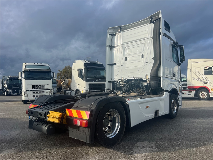 MERCEDES-BENZ 1851 / RETARDER - Ťahač: obrázok 4 MERCEDES-BENZ 1851 / RETARDER - Ťahač: obrázok 4