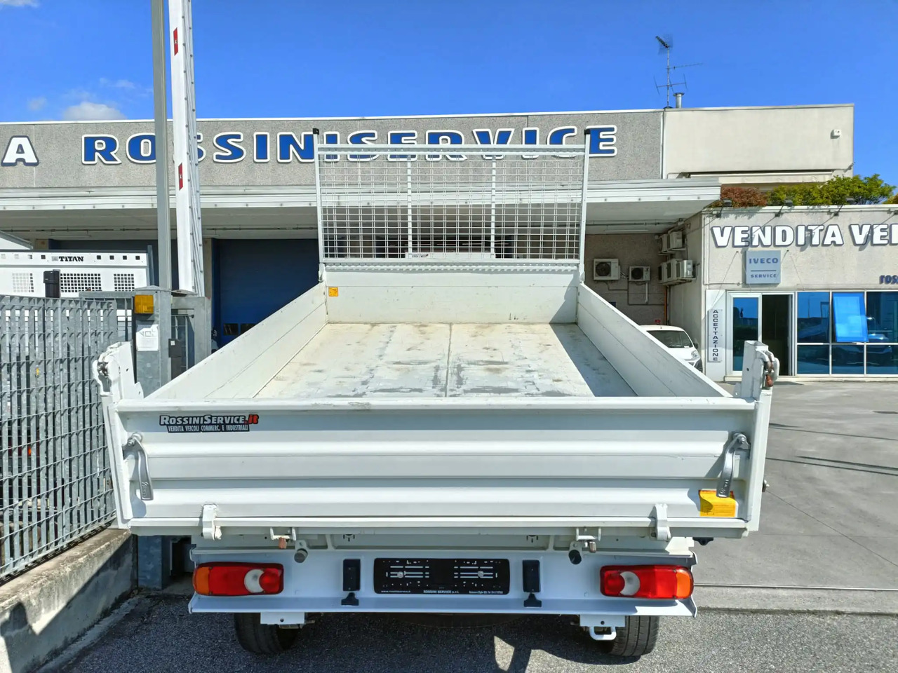 FIAT DUCATO RIBALTABILE 130 CV - Dodávka sklápač: obrázok 4 FIAT DUCATO RIBALTABILE 130 CV - Dodávka sklápač: obrázok 4