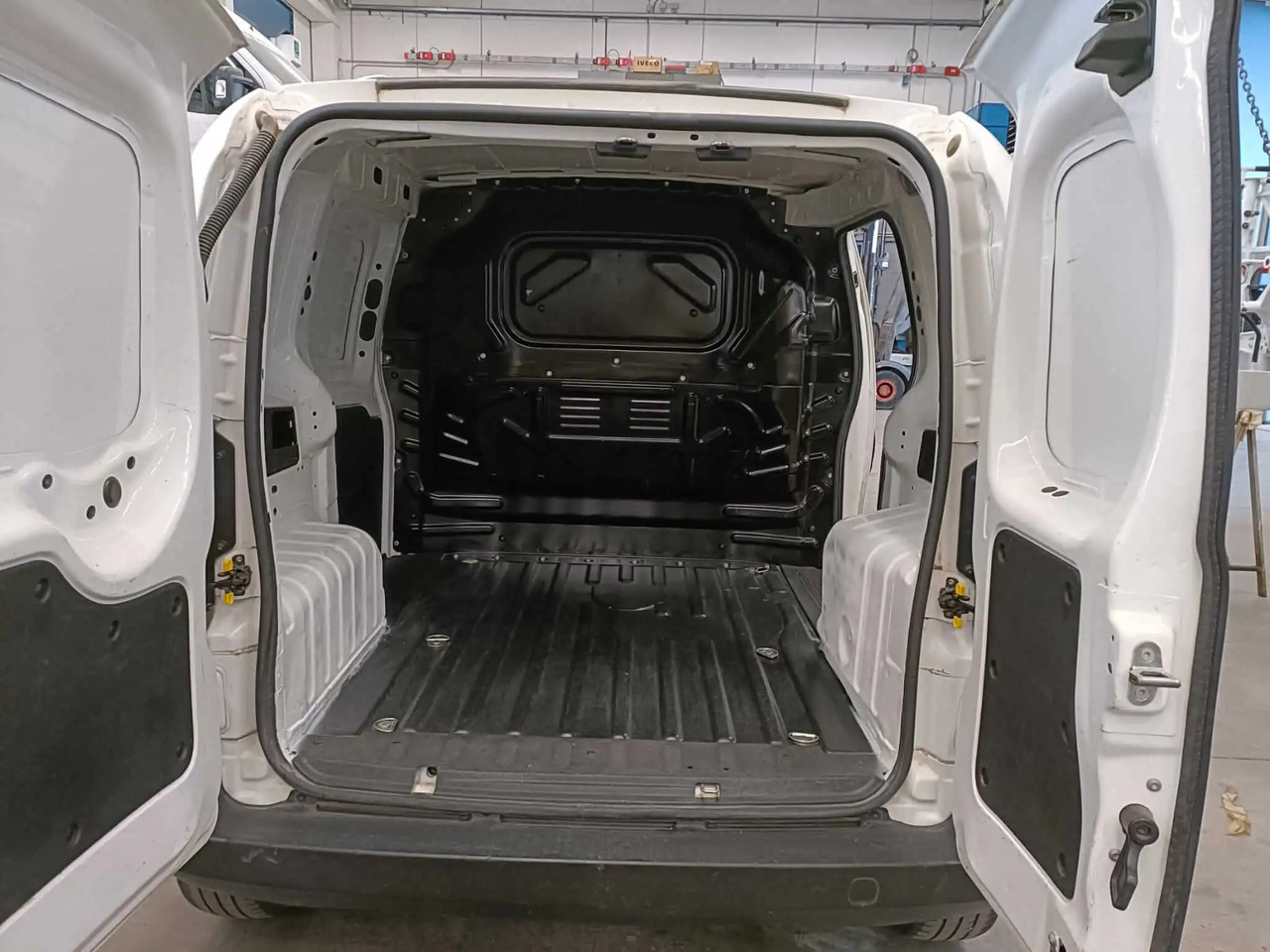 FIAT FIORINO SX - Furgon: obrázok 4 FIAT FIORINO SX - Furgon: obrázok 4