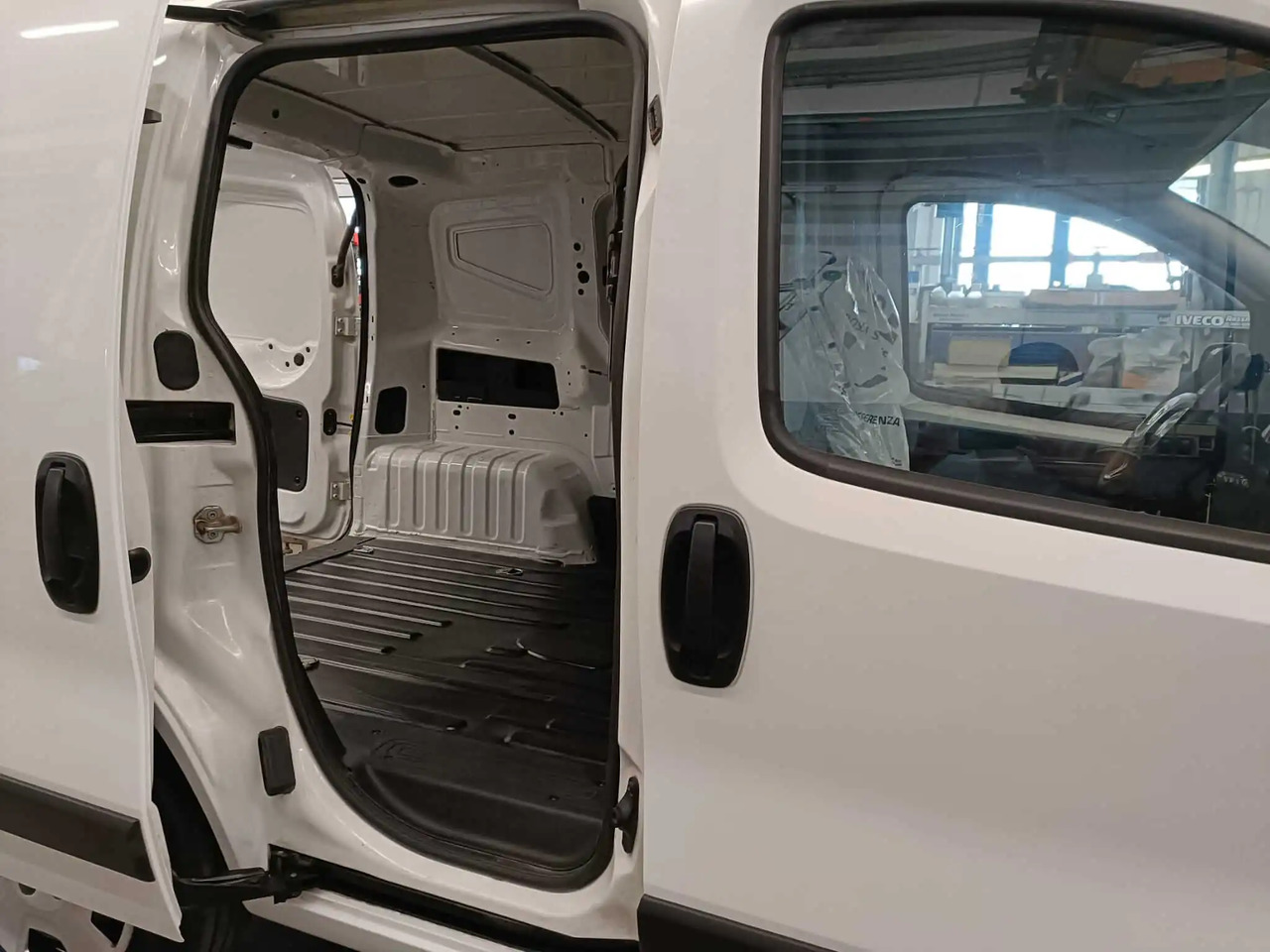 FIAT FIORINO SX - Furgon: obrázok 5 FIAT FIORINO SX - Furgon: obrázok 5