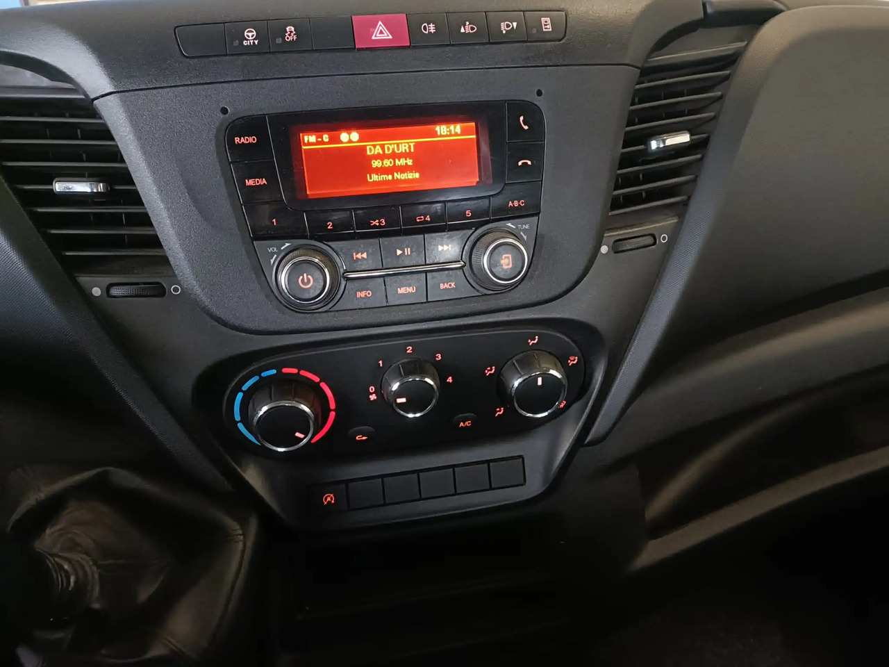 Dodávka sklápač IVECO DAILY 35C14 DOPPIA CABINA RIBALTABILE 2.3: obrázok 13 Dodávka sklápač IVECO DAILY 35C14 DOPPIA CABINA RIBALTABILE 2.3: obrázok 13