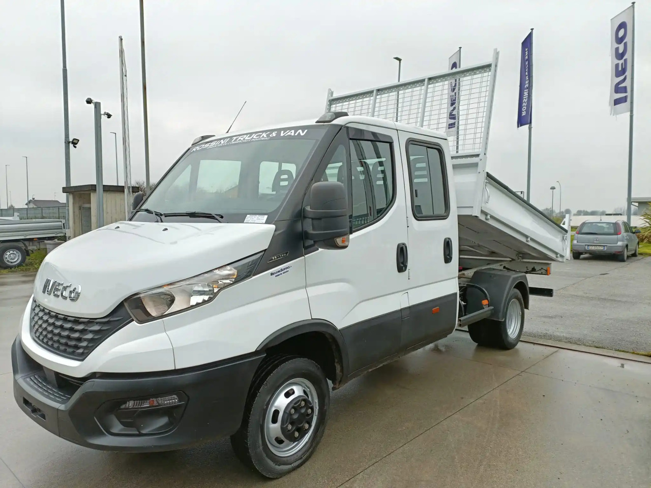 IVECO DAILY 35C14 DOPPIA CABINA RIBALTABILE 2.3 - Dodávka sklápač: obrázok 4 IVECO DAILY 35C14 DOPPIA CABINA RIBALTABILE 2.3 - Dodávka sklápač: obrázok 4