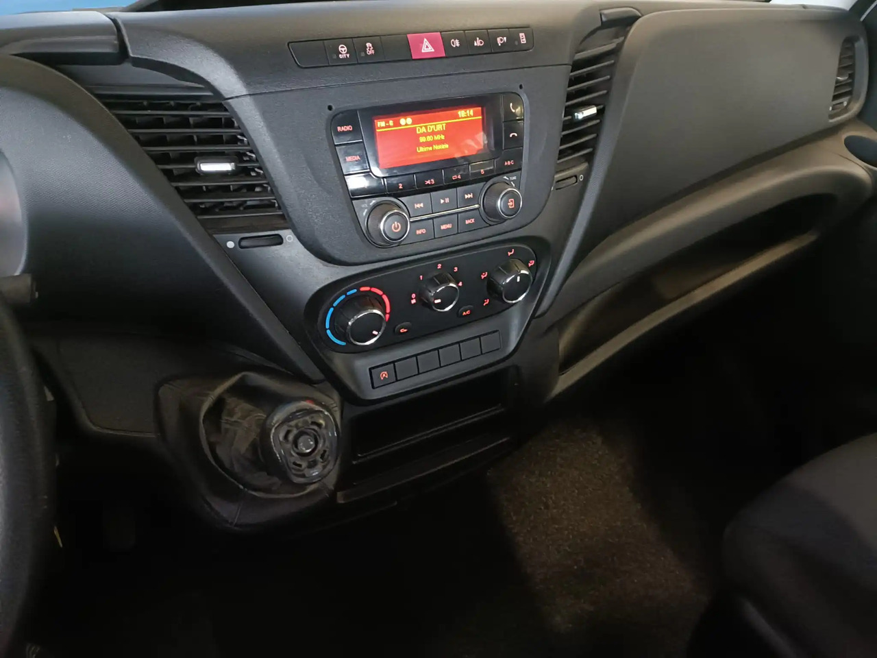 Dodávka sklápač IVECO DAILY 35C14 DOPPIA CABINA RIBALTABILE 2.3: obrázok 12 Dodávka sklápač IVECO DAILY 35C14 DOPPIA CABINA RIBALTABILE 2.3: obrázok 12