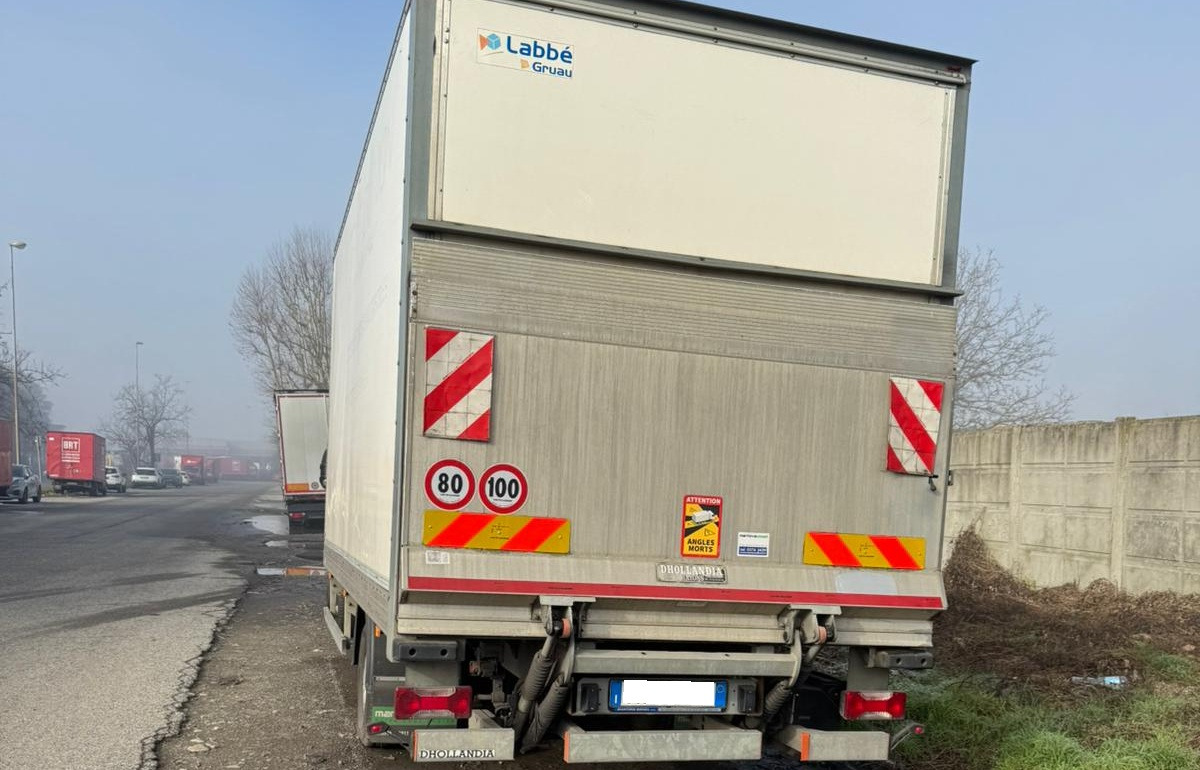 IVECO DAILY 70C18 FURGONATO BOX CON SPONDA - Skříňový nákladní auto: obrázok 2 IVECO DAILY 70C18 FURGONATO BOX CON SPONDA - Skříňový nákladní auto: obrázok 2