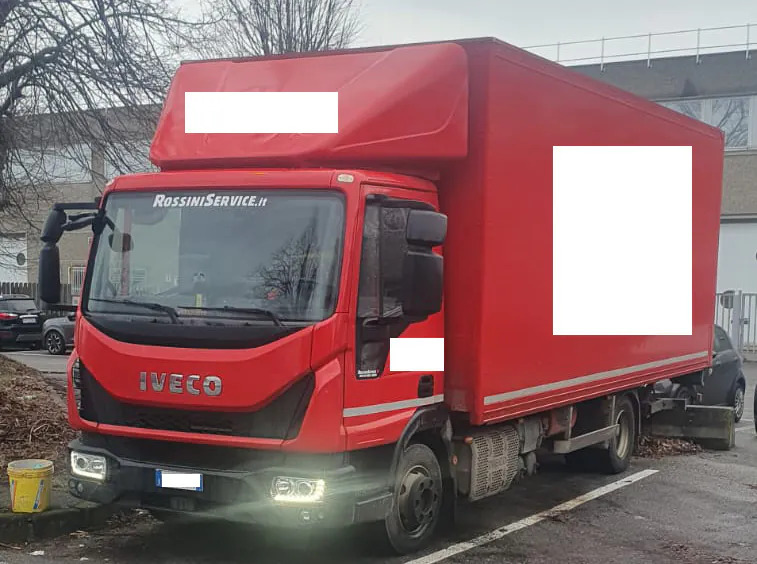 IVECO EUROCARGO 100E18 - Skříňový nákladní auto: obrázok 2 IVECO EUROCARGO 100E18 - Skříňový nákladní auto: obrázok 2