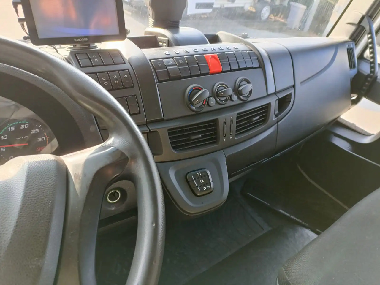 IVECO EUROCARGO 140E28P - Podvozek s kabinou: obrázok 5 IVECO EUROCARGO 140E28P - Podvozek s kabinou: obrázok 5
