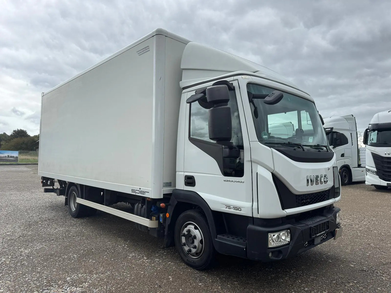IVECO EUROCARGO 75E19P - Skříňový nákladní auto: obrázok 4 IVECO EUROCARGO 75E19P - Skříňový nákladní auto: obrázok 4