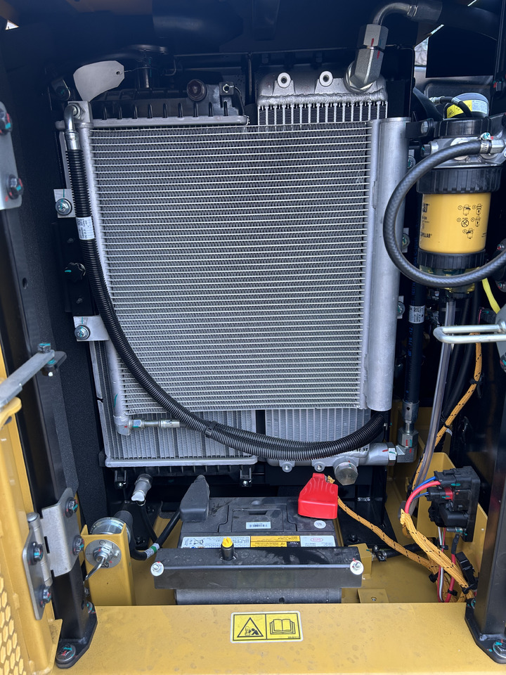 CATERPILLAR 305.5GC - Pásové rýpadlo: obrázok 5 CATERPILLAR 305.5GC - Pásové rýpadlo: obrázok 5