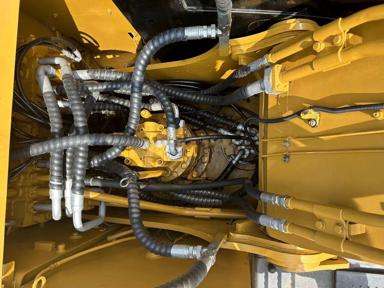 Caterpillar 320D - Pásové rýpadlo: obrázok 3 Caterpillar 320D - Pásové rýpadlo: obrázok 3