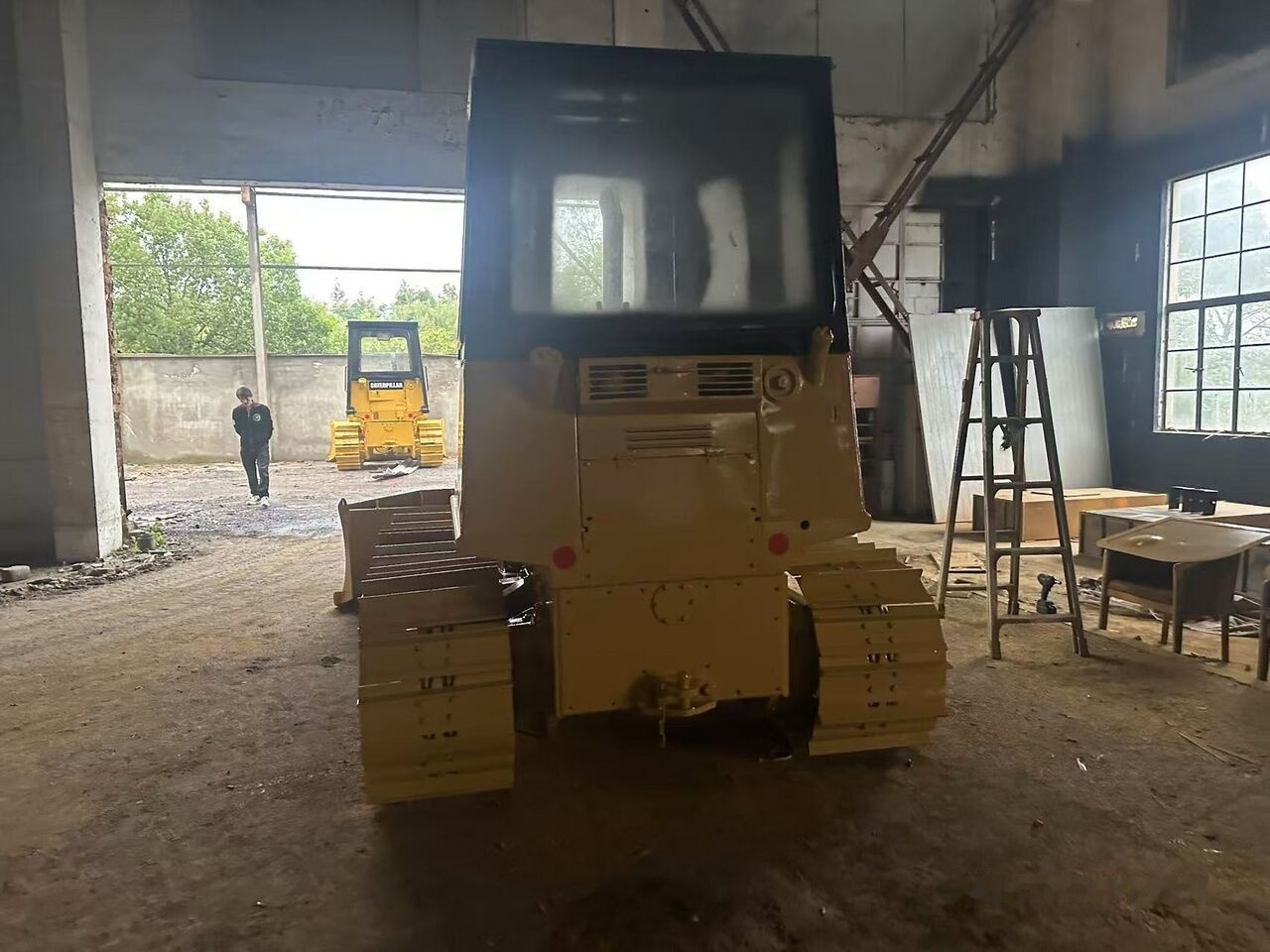 Caterpillar D4C - Buldozér: obrázok 2 Caterpillar D4C - Buldozér: obrázok 2