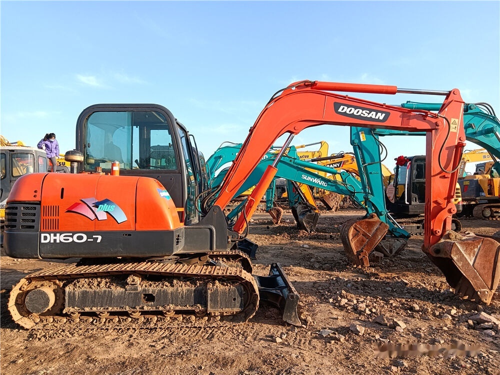 Doosan DH60-7 - Mini rýpadlo: obrázok 1 Doosan DH60-7 - Mini rýpadlo: obrázok 1