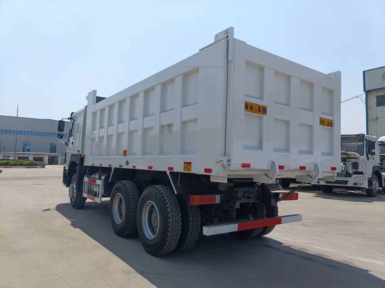 HOWO 371 6X4 - Sklápač: obrázok 4 HOWO 371 6X4 - Sklápač: obrázok 4