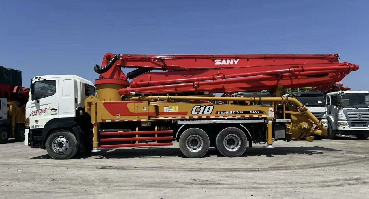 Hino Sany on chassis - Autočerpadlo: obrázok 4 Hino Sany on chassis - Autočerpadlo: obrázok 4