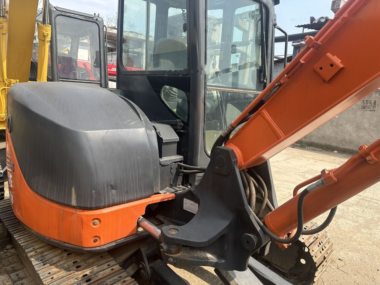 Hitachi ZX65 - Mini rýpadlo: obrázok 4 Hitachi ZX65 - Mini rýpadlo: obrázok 4