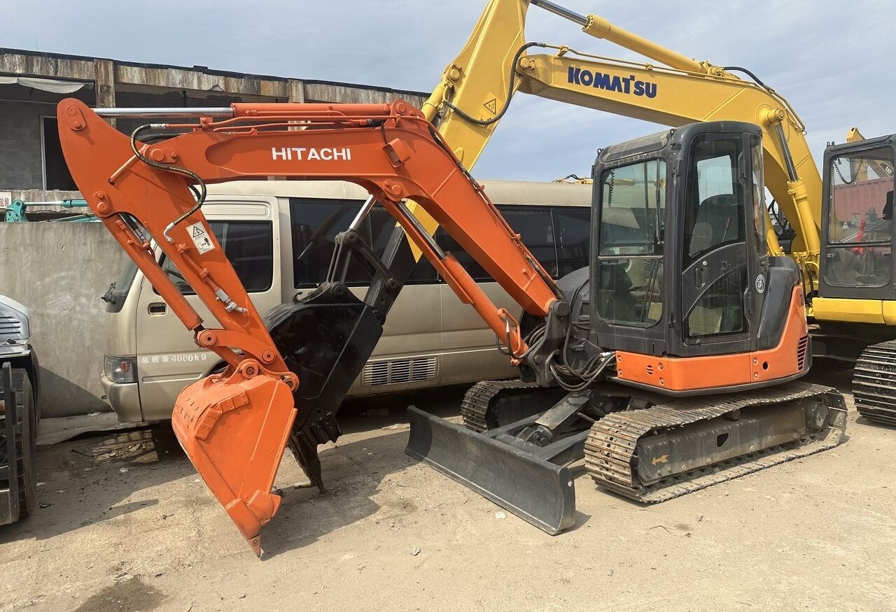 Hitachi ZX65 - Mini rýpadlo: obrázok 3 Hitachi ZX65 - Mini rýpadlo: obrázok 3