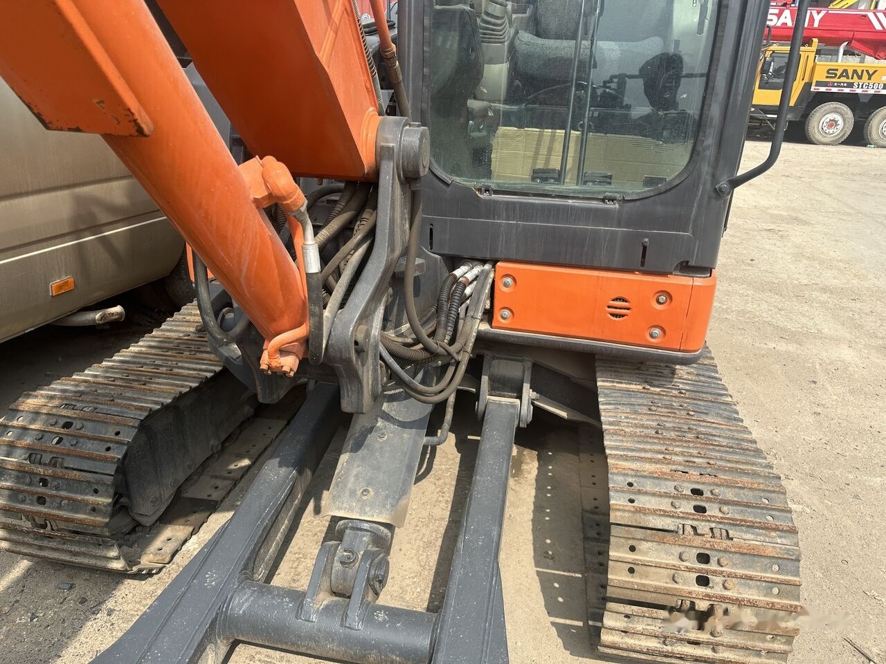 Hitachi ZX65 - Mini rýpadlo: obrázok 2 Hitachi ZX65 - Mini rýpadlo: obrázok 2