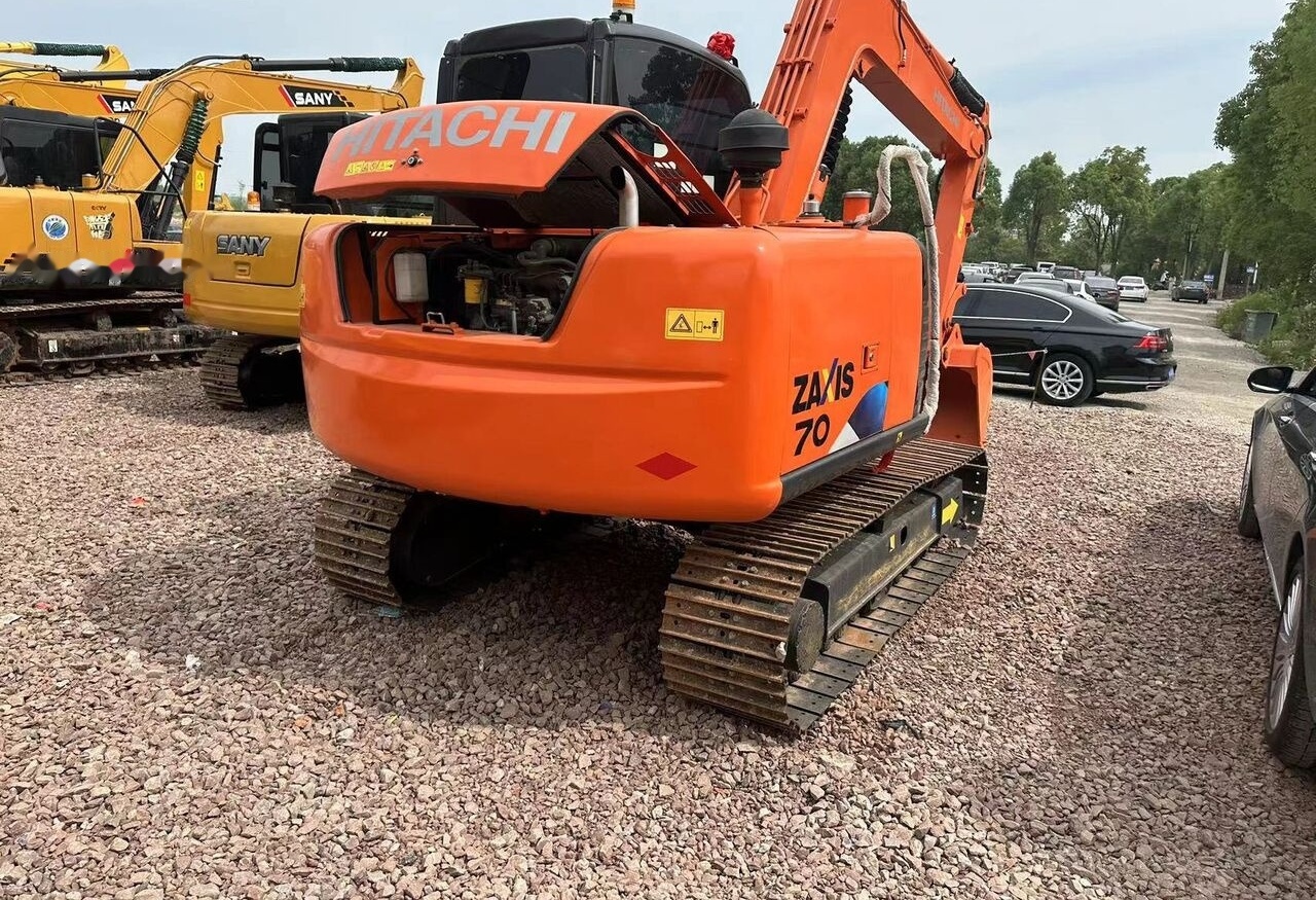 Hitachi ZX70 - Mini rýpadlo: obrázok 1 Hitachi ZX70 - Mini rýpadlo: obrázok 1