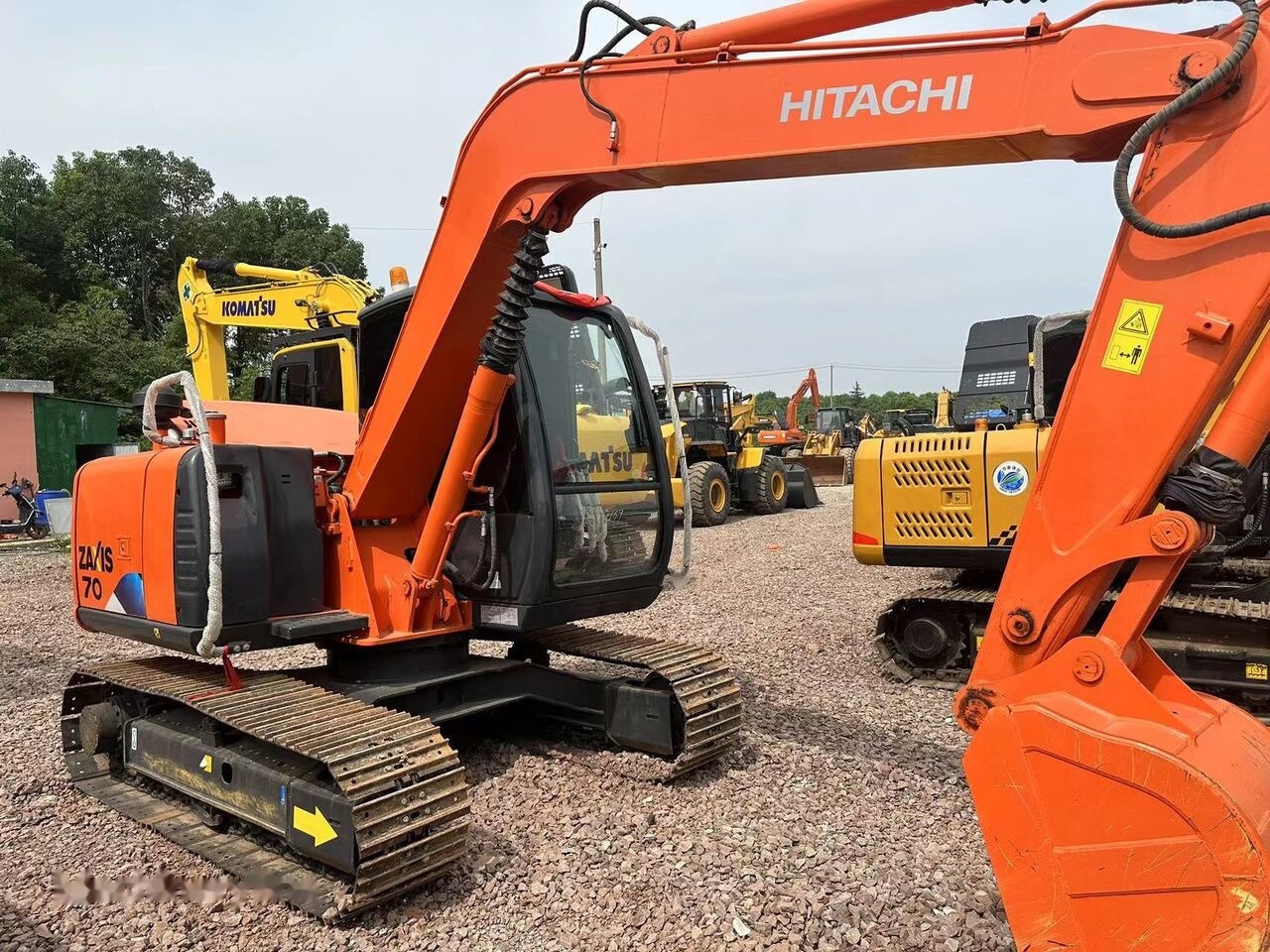 Hitachi ZX70 - Mini rýpadlo: obrázok 5 Hitachi ZX70 - Mini rýpadlo: obrázok 5