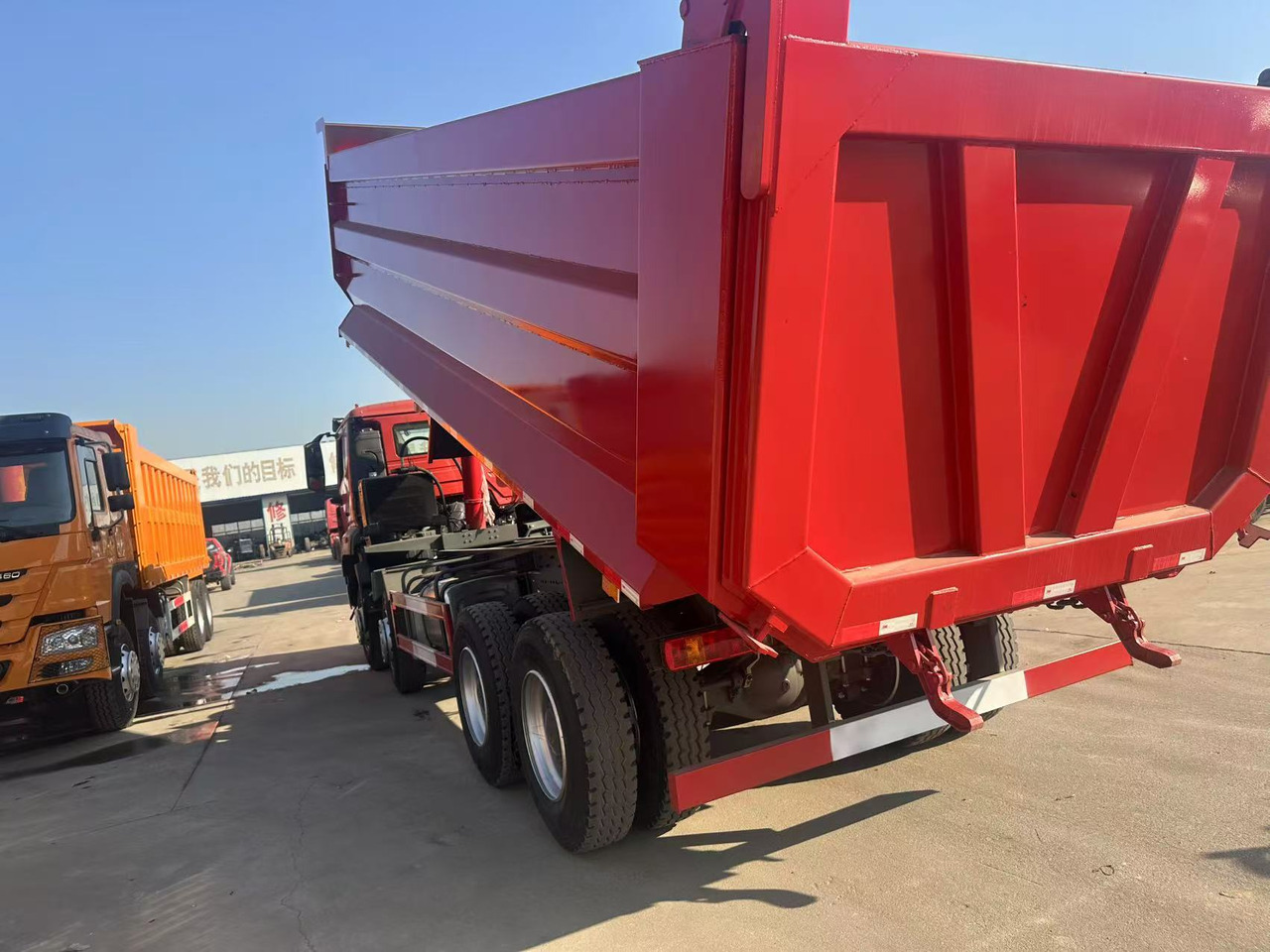 Howo HAOHAN DUMP TRUCK 8X4 - Sklápač: obrázok 4 Howo HAOHAN DUMP TRUCK 8X4 - Sklápač: obrázok 4