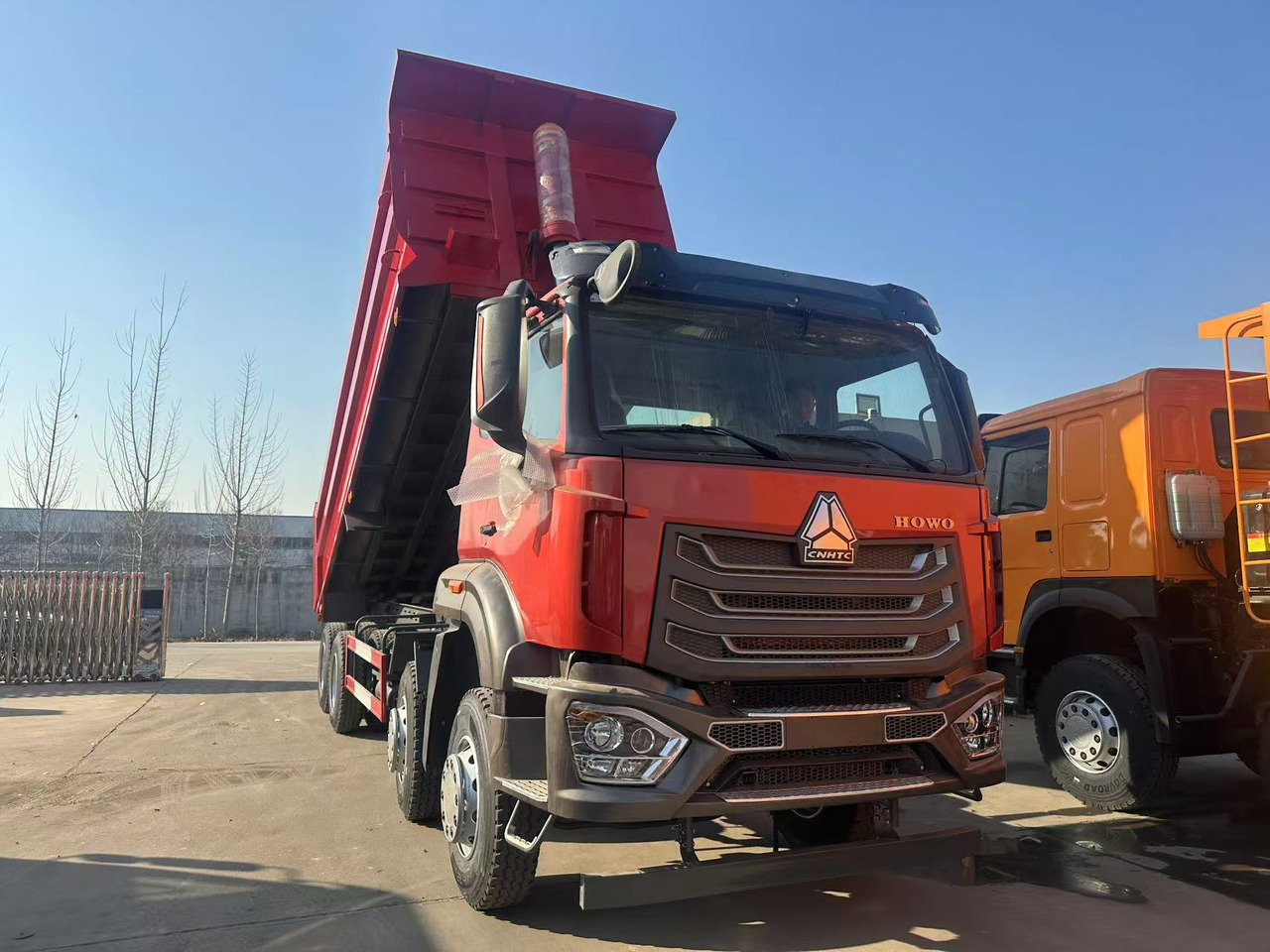 Howo HAOHAN DUMP TRUCK 8X4 - Sklápač: obrázok 1 Howo HAOHAN DUMP TRUCK 8X4 - Sklápač: obrázok 1