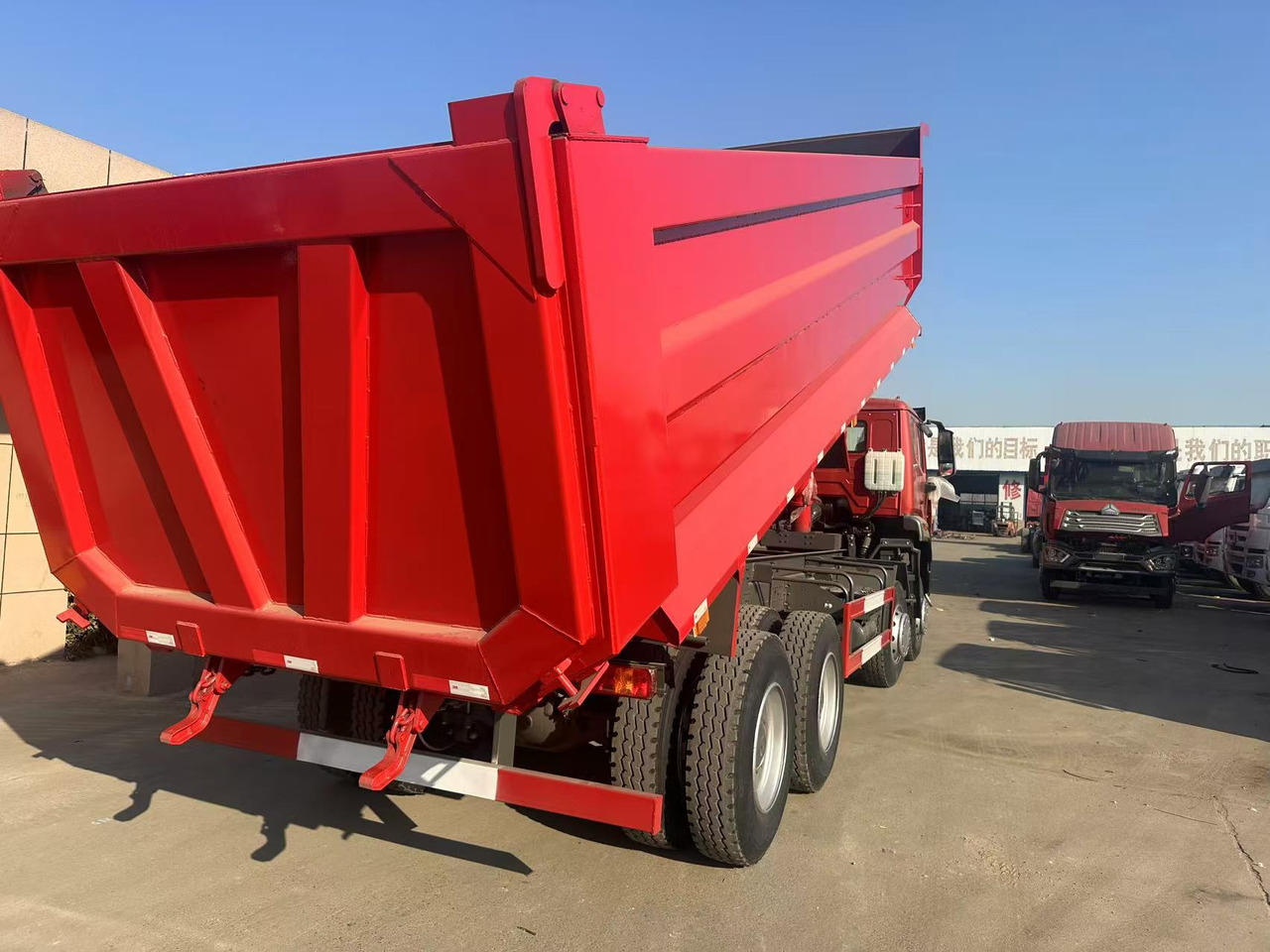 Howo HAOHAN DUMP TRUCK 8X4 - Sklápač: obrázok 5 Howo HAOHAN DUMP TRUCK 8X4 - Sklápač: obrázok 5
