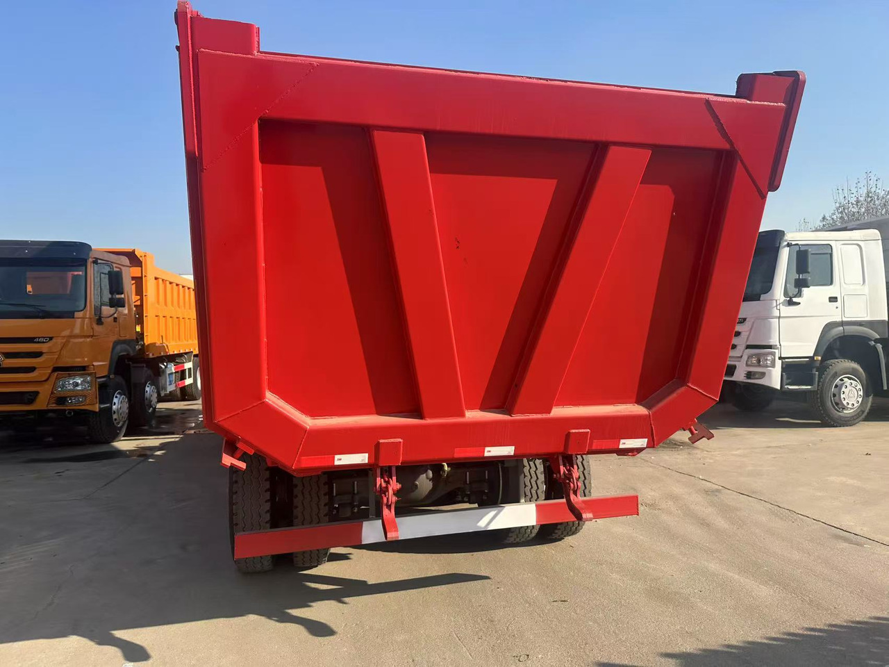 Howo HAOHAN DUMP TRUCK 8X4 - Sklápač: obrázok 3 Howo HAOHAN DUMP TRUCK 8X4 - Sklápač: obrázok 3